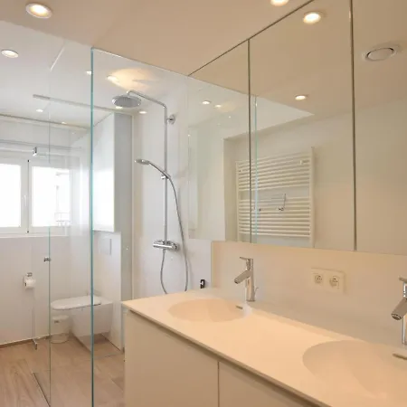 Golf 0301 With Modern Kitchen By The Sea דירה דה האן